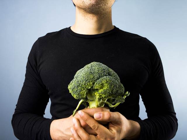 Lidé, kteří nesnáší zeleninu, by měli jíst alespoň brokolici