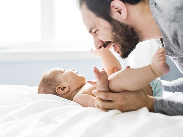 Otcové spermiemi přenášejí na potomky životní traumata i nezdravý životní styl