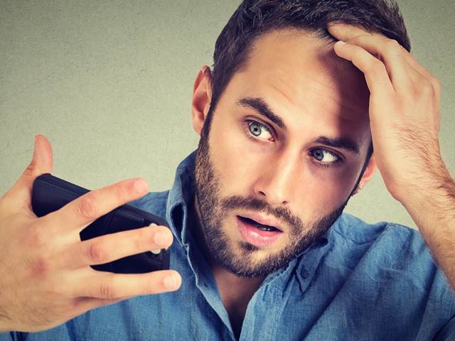 Opravdu mohou vlasy šedivět kvůli stresu?