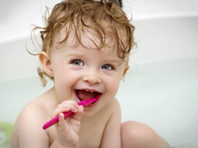 Dětské zubní pasty jsou často pouhou drahou zbytečností