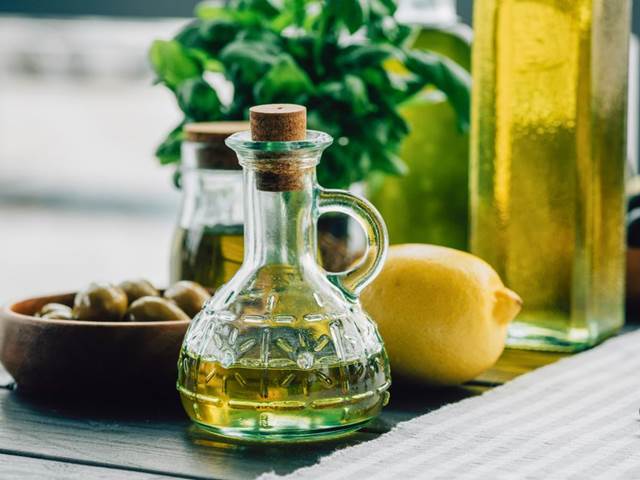 Pozitiva smíchání citronové šťávy s olivovým olejem