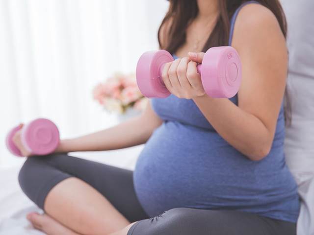 Pravidelné cvičení v těhotenství snižuje riziko obezity dítěte