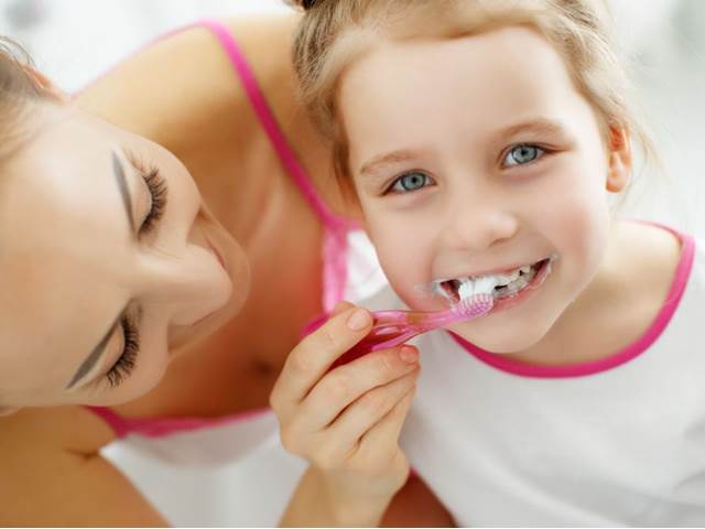Znicene zuby u deti