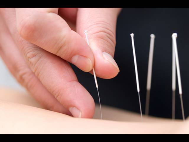 Akupunktura může způsobit žloutenku i AIDS!