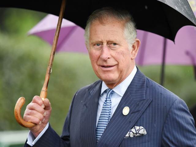 Princ Charles zcela přebírá moc, královna za rok a půl odejde na odpočinek