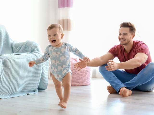 Dcery dostanou do vínku krásu, synové potíže se srdcem. Pět znaků, které dědíme po tatínkovi