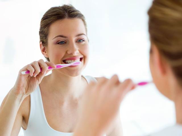 Častější čistění zubů zažene i diabetes