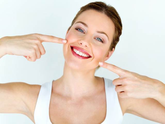 Jak odstranit plak ze zubů přirozeným způsobem
