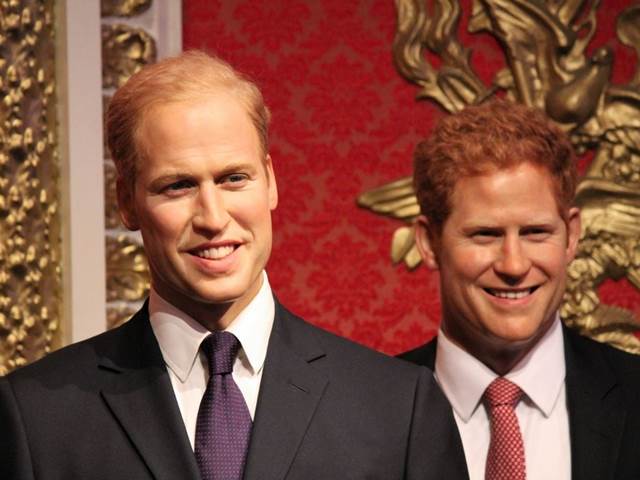 Princové William a Harry spolu opět komunikují