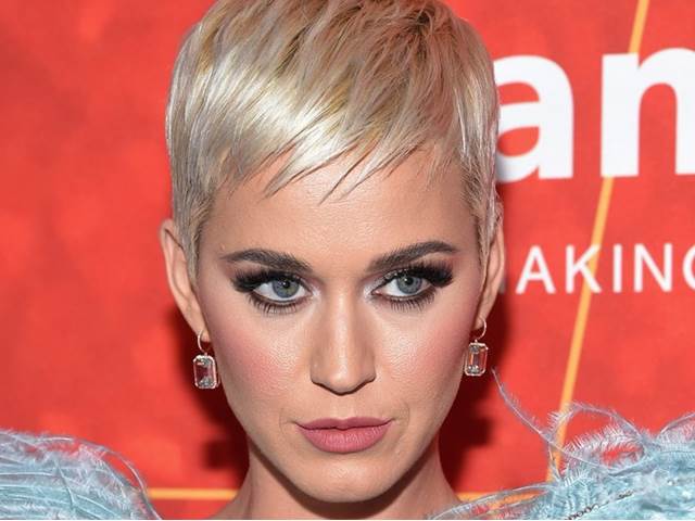 Katy Perry v těhotenství propláče každý den