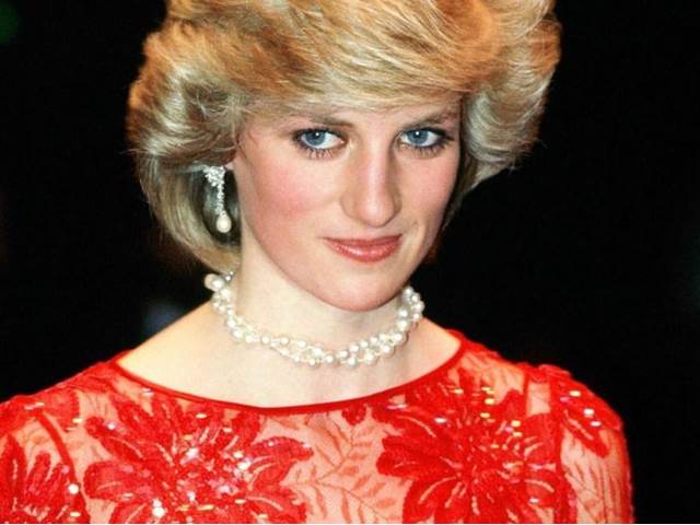 Dle plastických chirurgů byla princezna Diana nejhezčí šlechtičnou historie