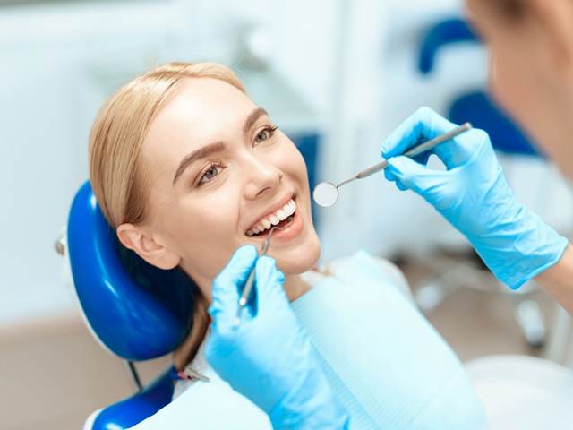 Při bolesti zubu neodkládejte návštěvu zubaře 