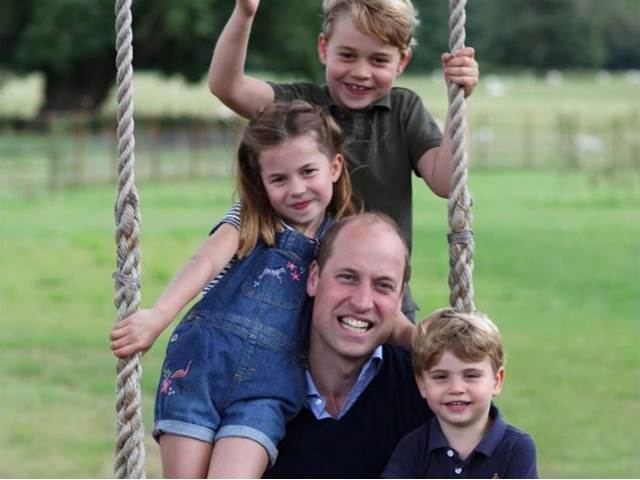 Princ William nástup dětí do školy uvítal