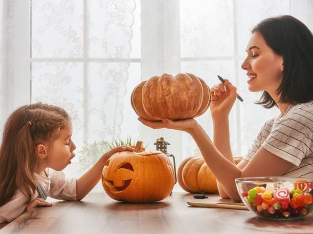 Vyrobte si doma s dětmi strašidelné dekorace na Halloween