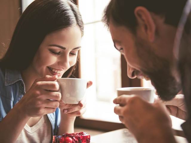 Odborníci varují před pitím kávy na lačný žaludek