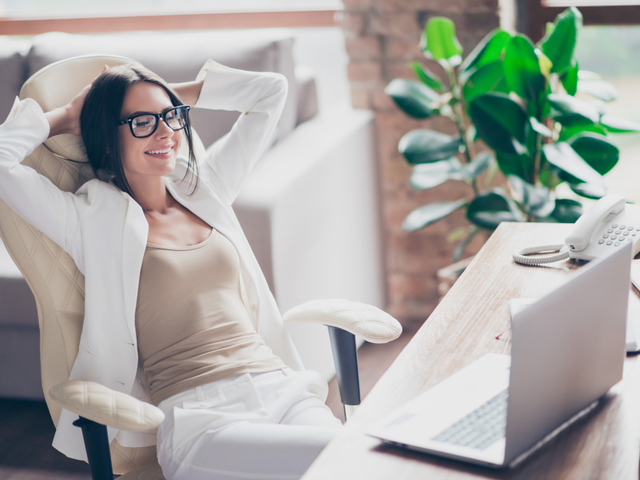 Základem každé home office pracovny je ergonomická pracovní židle