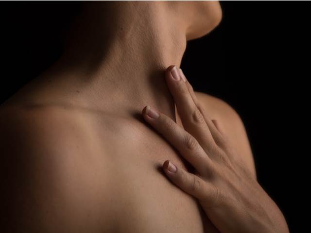 Tmavý krk může znamenat kožní onemocnění