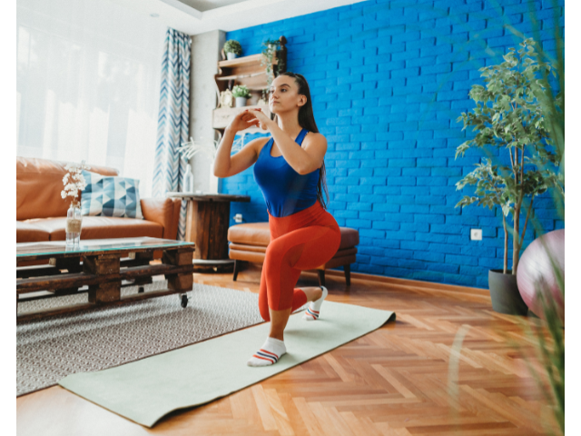 Cvičení na doma: 5 cviků, díky kterým zpevníte břicho a záda