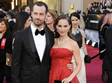 Oscar 2012: Natalii Portman výrazně červená róba slušela