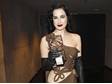 Sexbomba Dita von Teese v šatech Jean Paul Gaultier