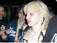 Courtney Love v době, kdy byla (opět) na dně, rok 2004