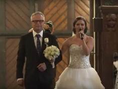Pozor, dojemné! Nevěsta rozplakala kostel i ženicha! (VIDEO)