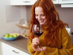 Červené víno při dietě může být prospěšné. Kolik ho můžete vypít?
