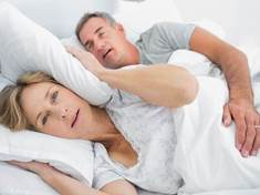Za problémy se spánkem může být váš partner
