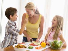 Propašovat dítěti do jídelníčku zeleninu vyžaduje správnou strategii