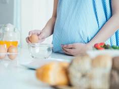 Jezte vajíčka i v těhotenství. Podporují vývoj mozku plodu