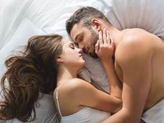 Nedostatek spánku omezuje chuť na sex. Ale paradoxně sex spaní zlepšuje