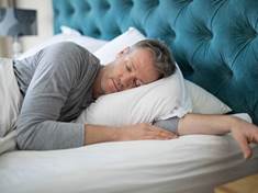 Spánek delší než devět hodin škodí mozku i srdci
