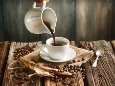 Zastudena louhovaná káva nemá tolik antioxidantů jako ta vařená
