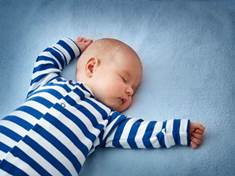 I nejmenší děti trpí poruchami spánku. Objevte rituály, které je uspí
