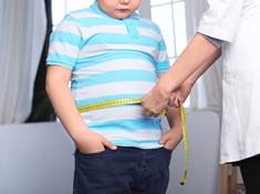 Děti z prašných domácností jsou častěji obézní