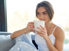 Proč je dobré pít během menstruace fenyklový čaj