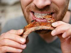 Zkracuje červené maso opravdu délku života?