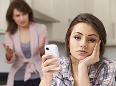 Čtvrtina mladých lidí se psychicky zhroutí, když jim vezmete mobil