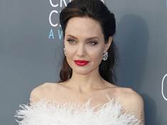 Angelina Jolie se rozvedla pro dobro své rodiny