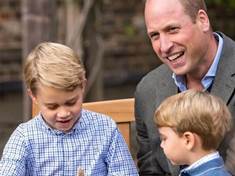 Děti prince Williama budou zdobit stromeček s babičkou online