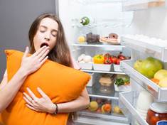 Spánek ihned po jídle škodí zdraví