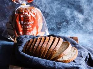 TESTOVÁNÍ: Chléb se škvarky, který okouzluje svojí chutí