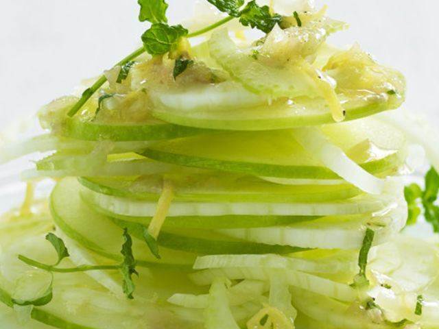 Salát z fenyklu a celeru