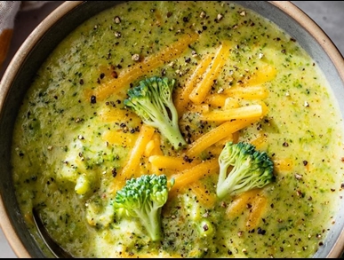 Brokolicová polévka se sýrem čedar             