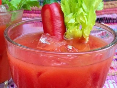 Pikantní rajčatový nápoj