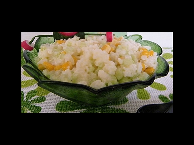 Rýžový salát s kukuřicí