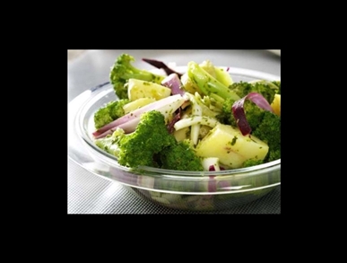 Bramborový salát  s brokolicí