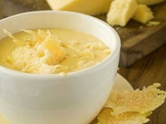 
	Krémová polévka se sýrem.
