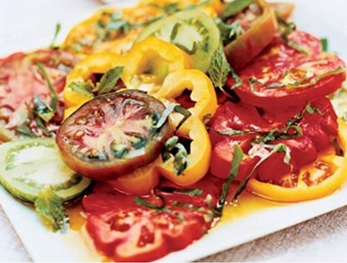 Barevný salát z rajčat