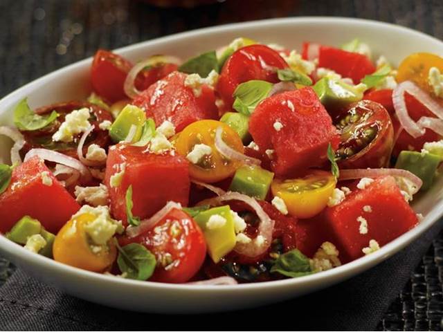 Salát z cherry rajčat                                